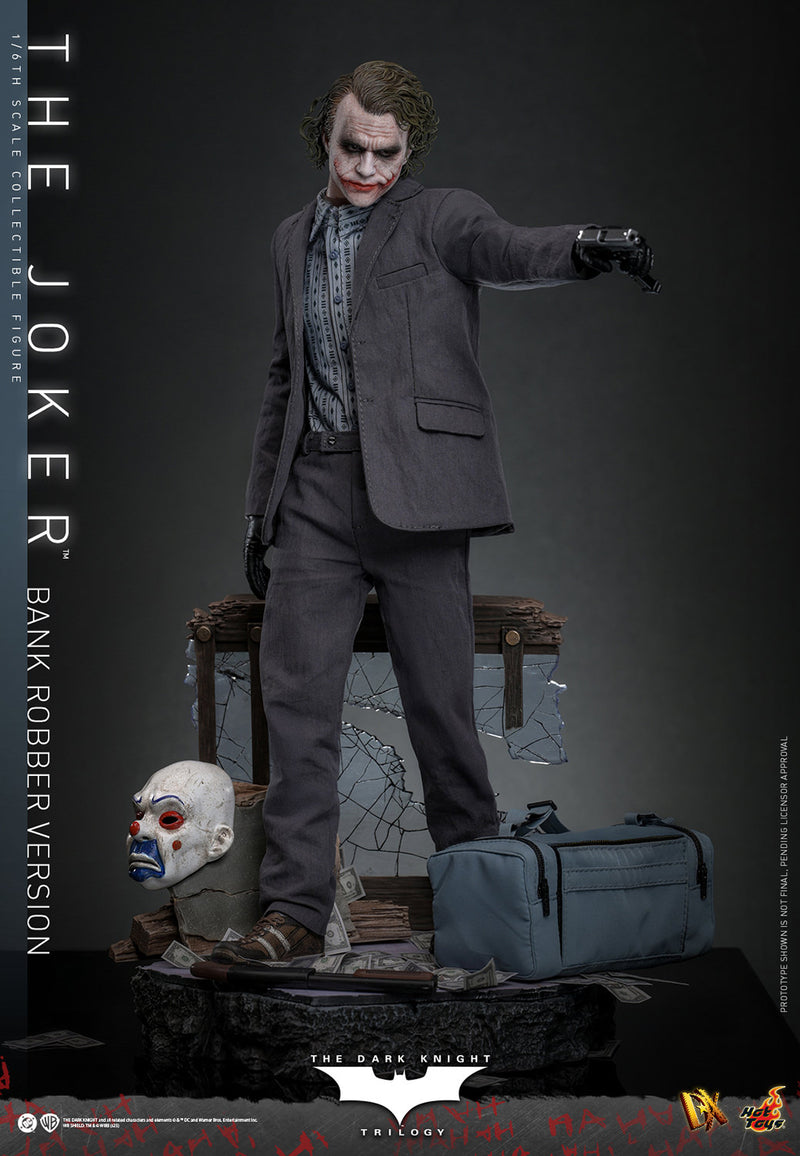 Load image into Gallery viewer, Hot Toys - The Dark Knight - The Joker (Bank Robber Ver.)

