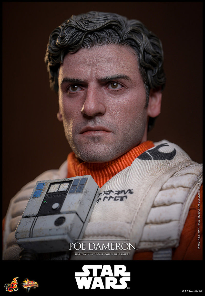 Load image into Gallery viewer, Hot Toys - Star Wars: The Force Awakens

