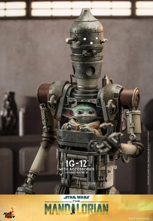 Hot Toys - Star Wars The Mandalorian - IG-12 With Accessories