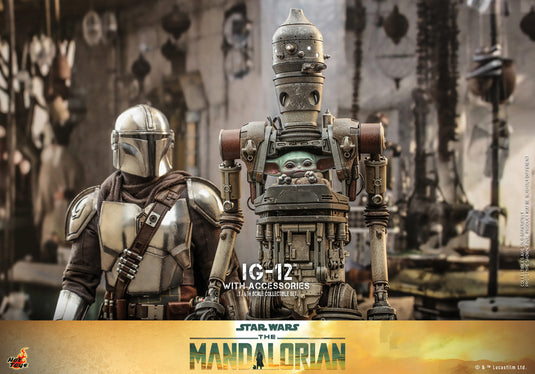 Hot Toys - Star Wars The Mandalorian - IG-12 With Accessories