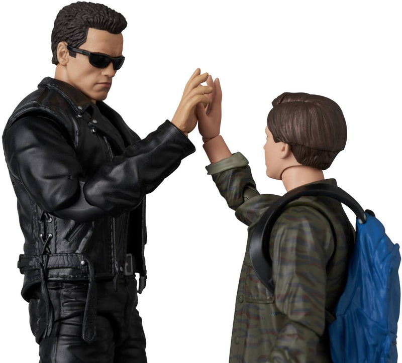 Load image into Gallery viewer, MAFEX Terminator 2: Judgement Day - T-800 (T2 Version) and John Connor Two Pack No. 280
