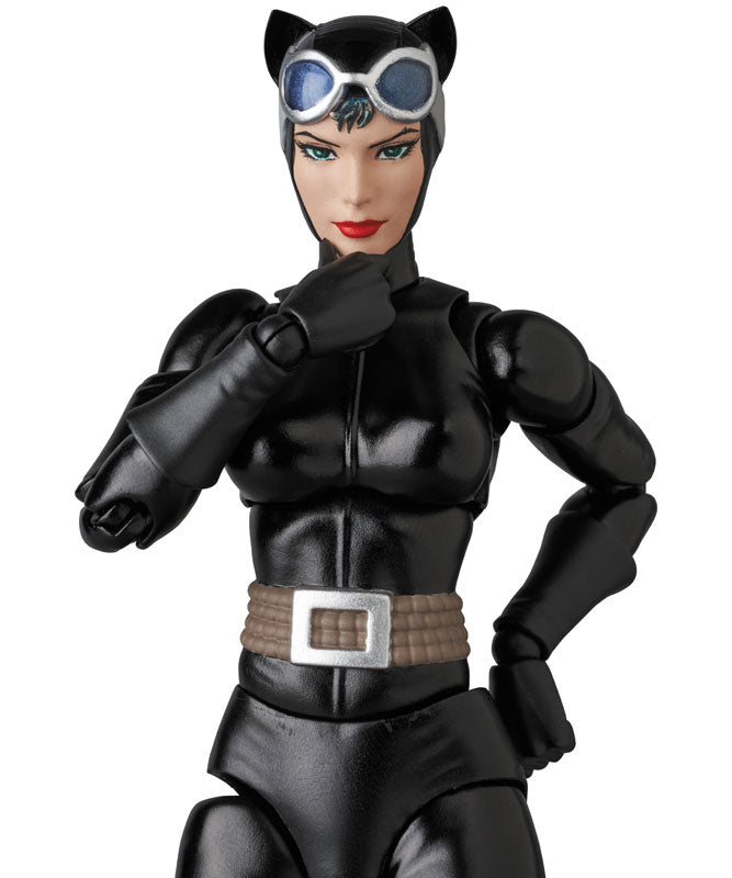 Load image into Gallery viewer, MAFEX Batman Hush: No. 123 Catwoman (Reissue)
