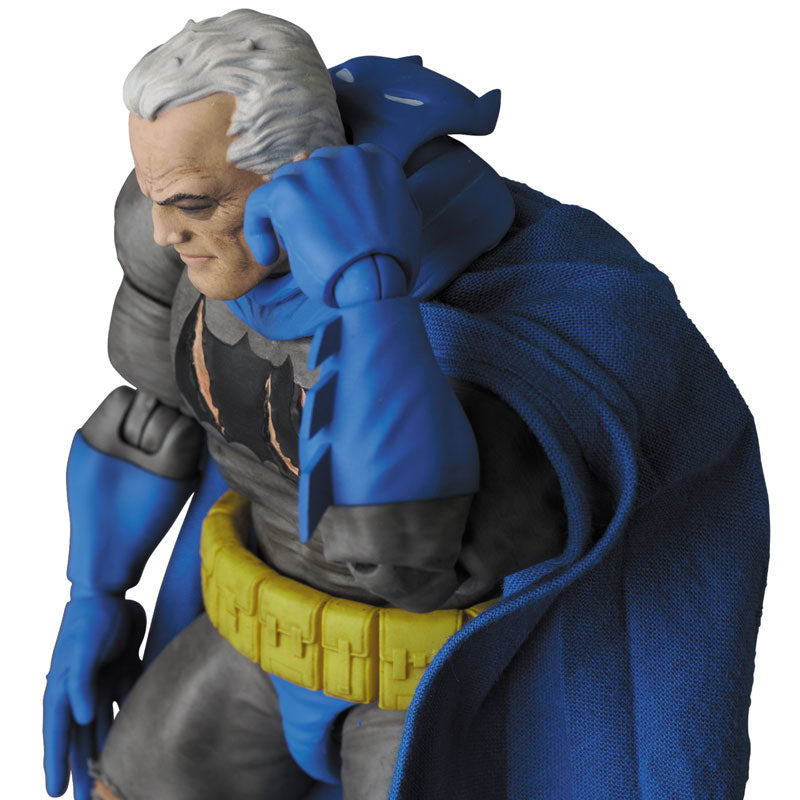 Load image into Gallery viewer, MAFEX Batman The Dark Knight Returns: No. 119  Batman (Triumphant) (Reissue)
