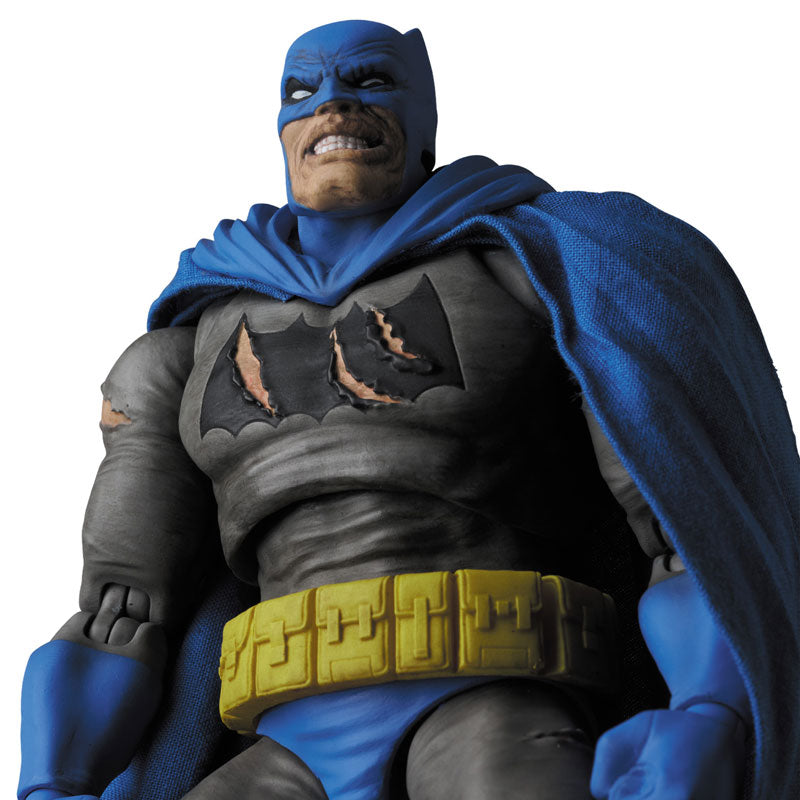 Load image into Gallery viewer, MAFEX Batman The Dark Knight Returns: No. 119  Batman (Triumphant) (Reissue)
