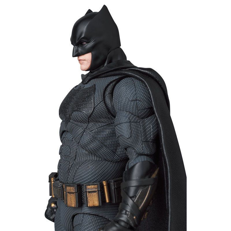 Load image into Gallery viewer, MAFEX Zack Snyder&#39;s Justice League - No. 222 Batman
