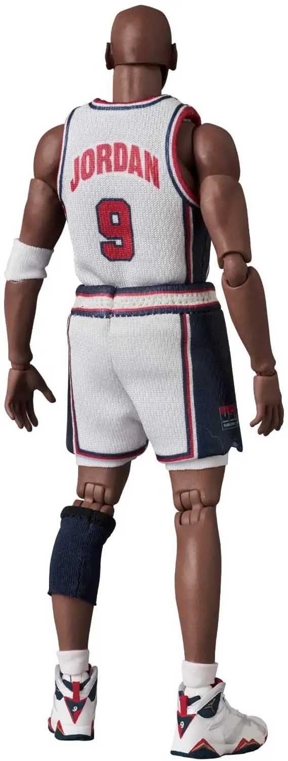Load image into Gallery viewer, MAFEX NBA: Michael Jordan (Team USA) No. 132
