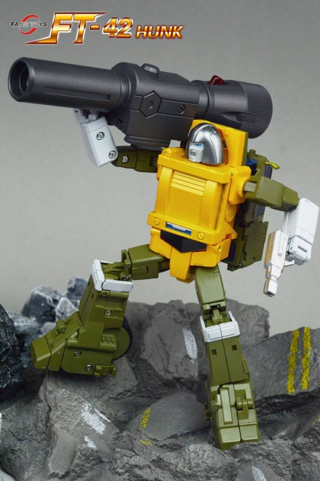 Load image into Gallery viewer, Fans Toys - FT-42 Hunk (Reissue)
