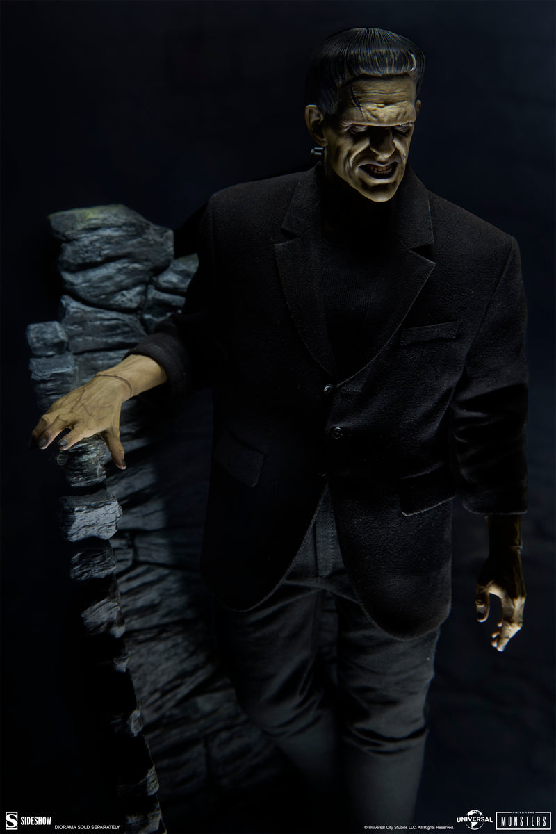 Load image into Gallery viewer, Sideshow - Universal Monsters: Frankenstein (1931) - Frankenstein (Deluxe Plus Edition)
