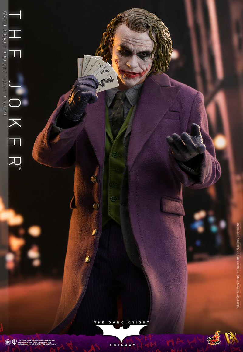 Load image into Gallery viewer, Hot Toys - The Dark Knight - The Joker
