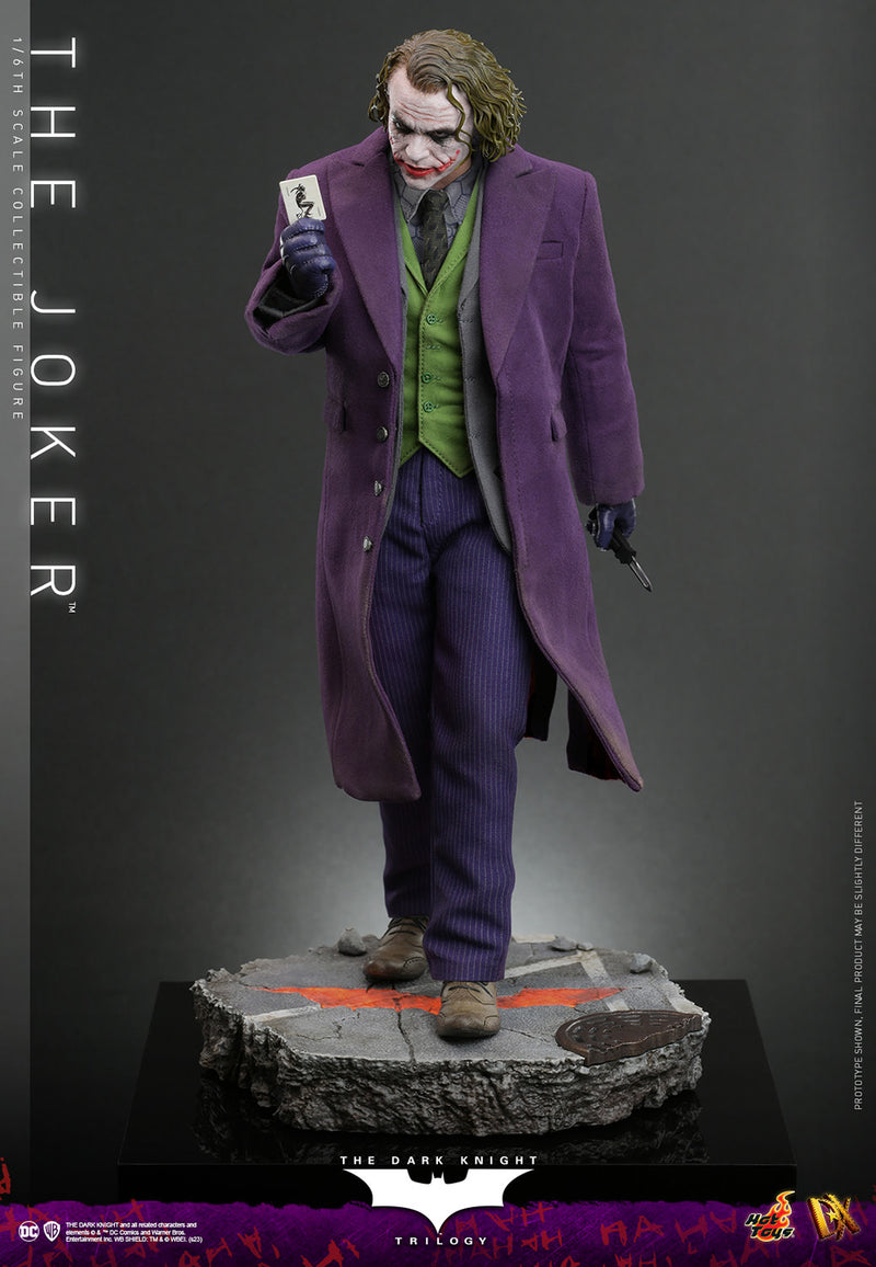 Load image into Gallery viewer, Hot Toys - The Dark Knight - The Joker
