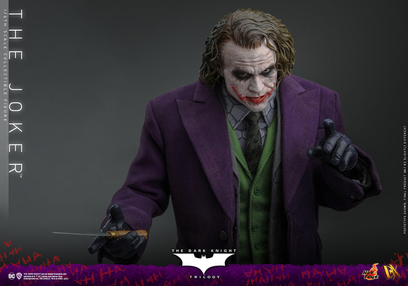 Load image into Gallery viewer, Hot Toys - The Dark Knight - The Joker
