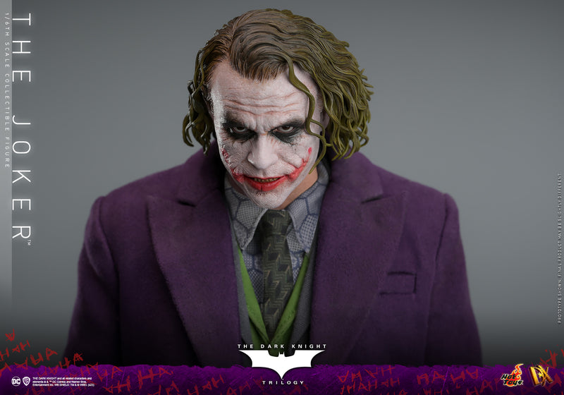 Load image into Gallery viewer, Hot Toys - The Dark Knight - The Joker
