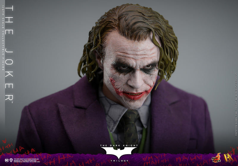 Load image into Gallery viewer, Hot Toys - The Dark Knight - The Joker
