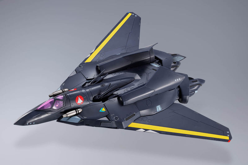 Load image into Gallery viewer, Bandai - Macross 7 DX Chogokin: VF-17S Nightmare Stealth Valkyrie (Gamlin Kizaki)
