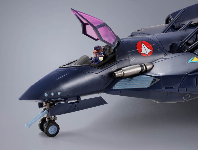 Load image into Gallery viewer, Bandai - Macross 7 DX Chogokin: VF-17S Nightmare Stealth Valkyrie (Gamlin Kizaki)
