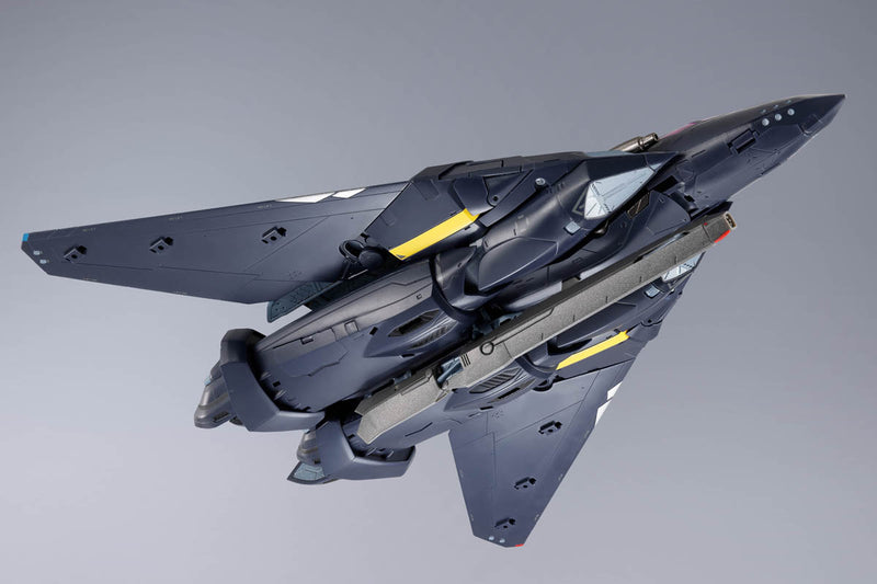 Load image into Gallery viewer, Bandai - Macross 7 DX Chogokin: VF-17S Nightmare Stealth Valkyrie (Gamlin Kizaki)
