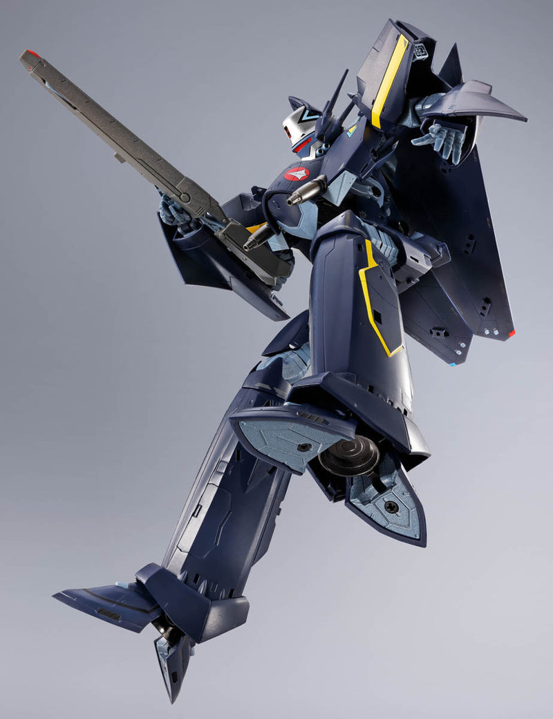 Load image into Gallery viewer, Bandai - Macross 7 DX Chogokin: VF-17S Nightmare Stealth Valkyrie (Gamlin Kizaki)

