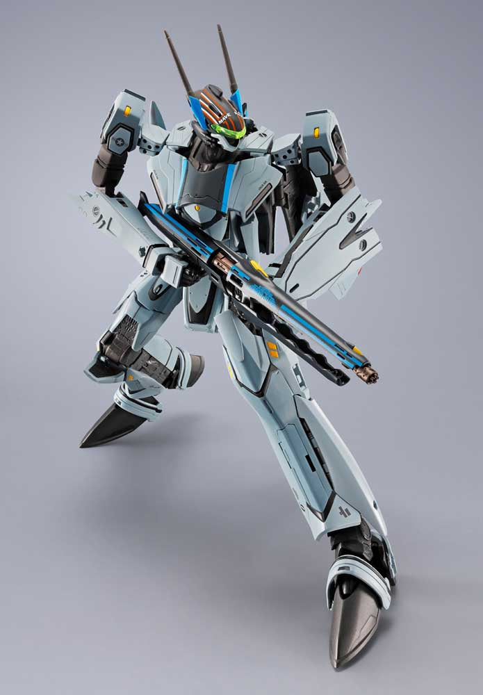 Load image into Gallery viewer, Bandai - Macross Frontier DX Chogokin: VF－25 Messiah Valkyrie (Top Gun: Maverick Version)
