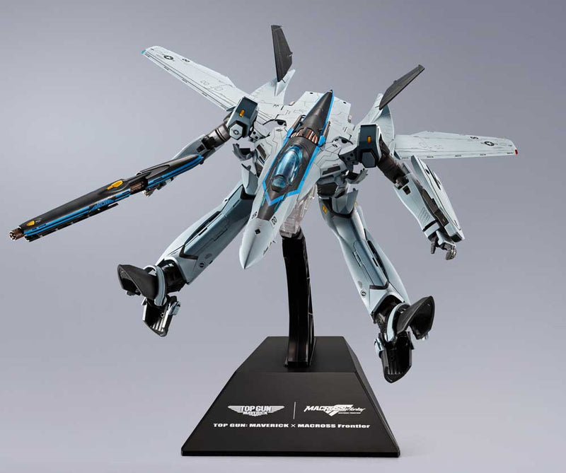 Load image into Gallery viewer, Bandai - Macross Frontier DX Chogokin: VF－25 Messiah Valkyrie (Top Gun: Maverick Version)
