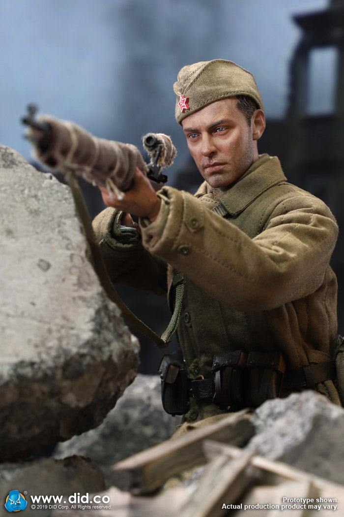 Load image into Gallery viewer, DID - WWII Russian Sniper - Vasily Zaitsev (Weathered)
