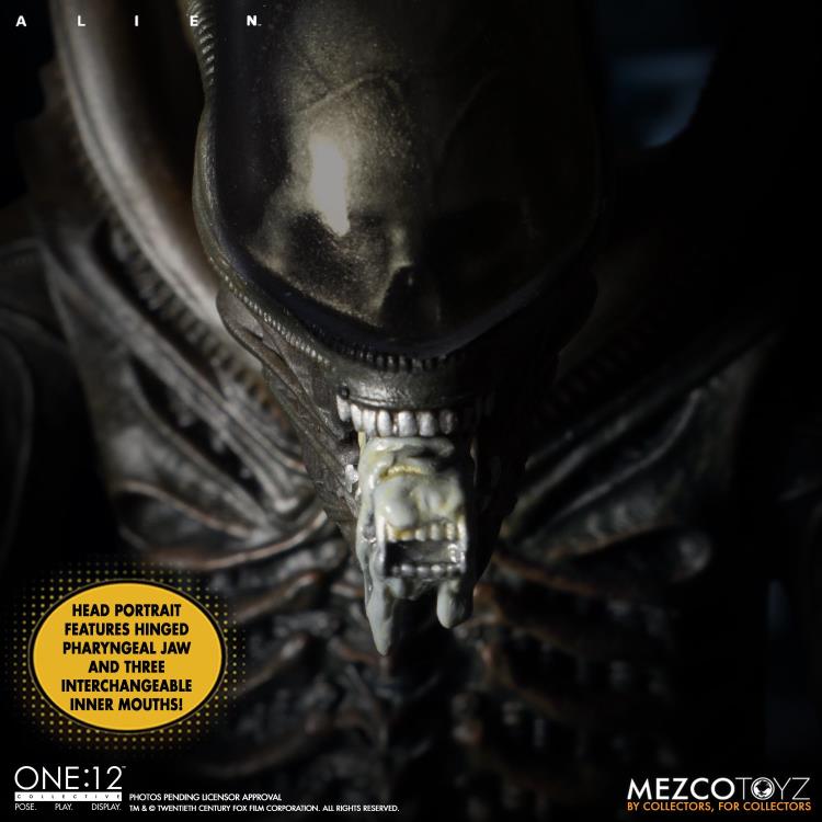 Load image into Gallery viewer, Mezco Toyz - One:12 Alien
