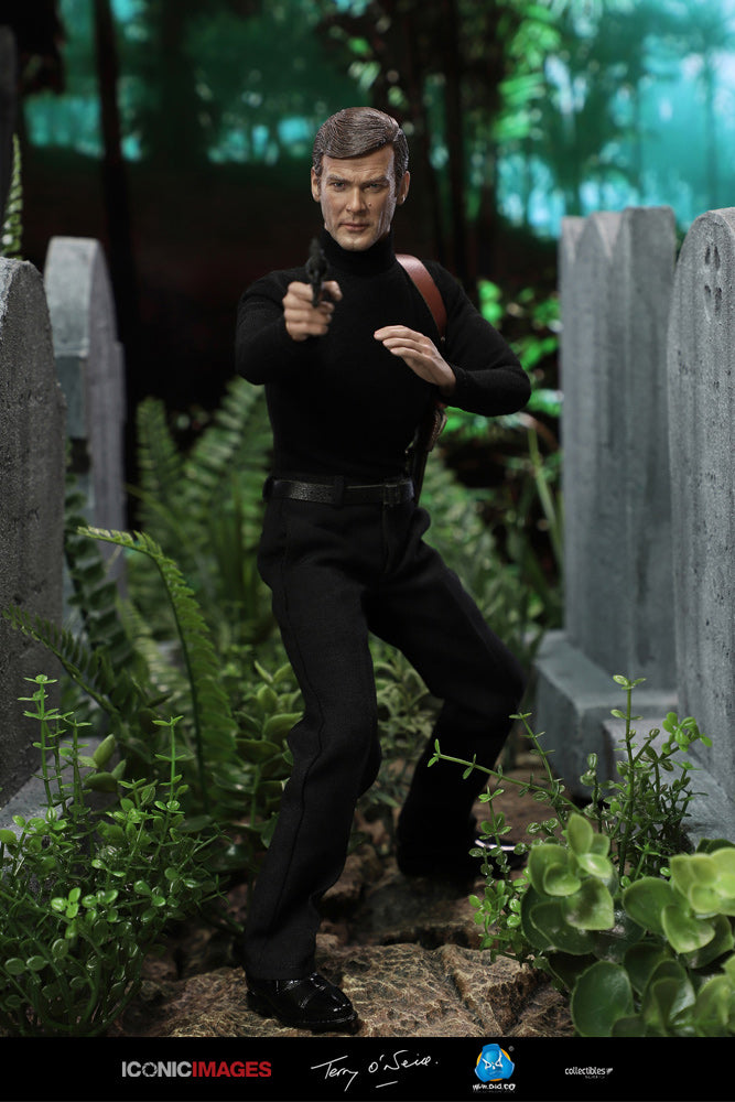Load image into Gallery viewer, DID - Roger Moore Action Figure

