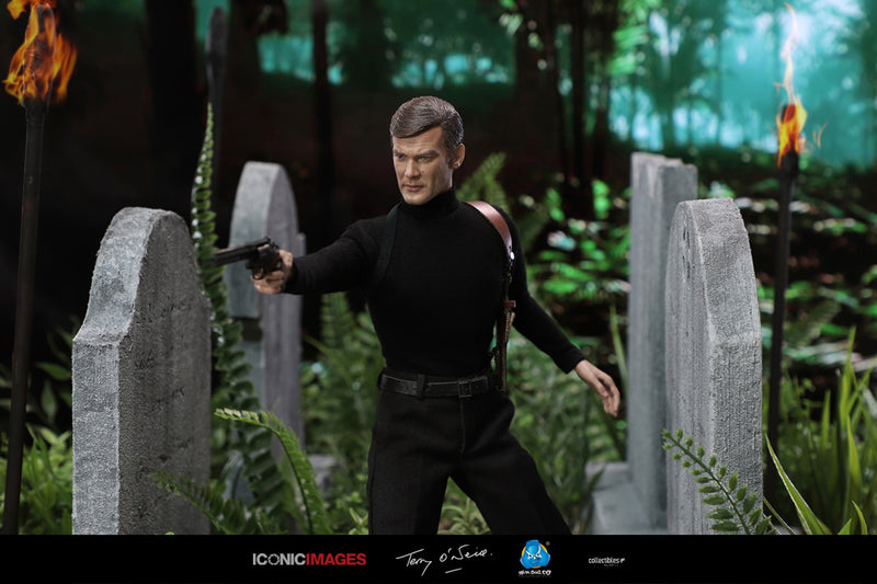 Load image into Gallery viewer, DID - Roger Moore Action Figure

