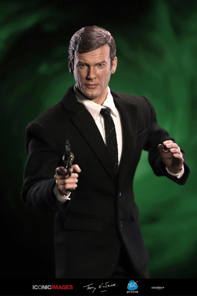 Load image into Gallery viewer, DID - Roger Moore Action Figure
