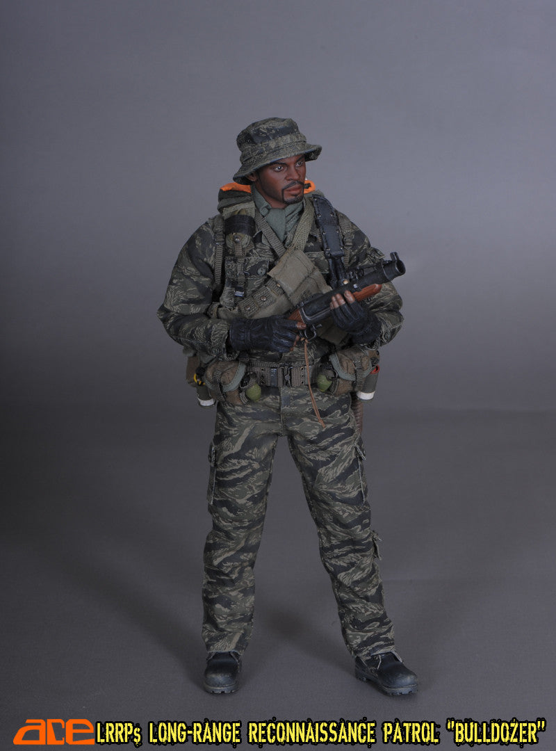 Load image into Gallery viewer, Ace Toys - Long-Range Reconnaissance Patrol &quot;Bulldozer&quot; (LRRP)
