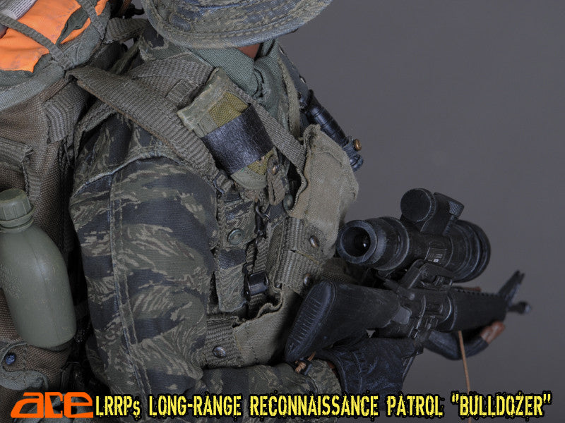 Load image into Gallery viewer, Ace Toys - Long-Range Reconnaissance Patrol &quot;Bulldozer&quot; (LRRP)
