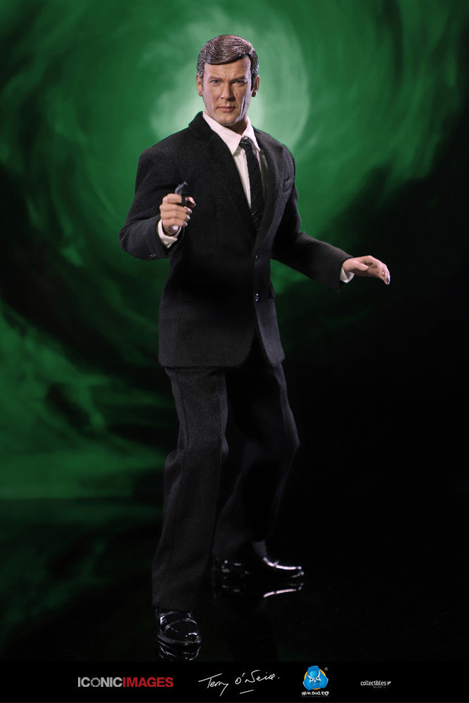 Load image into Gallery viewer, DID - Roger Moore Action Figure
