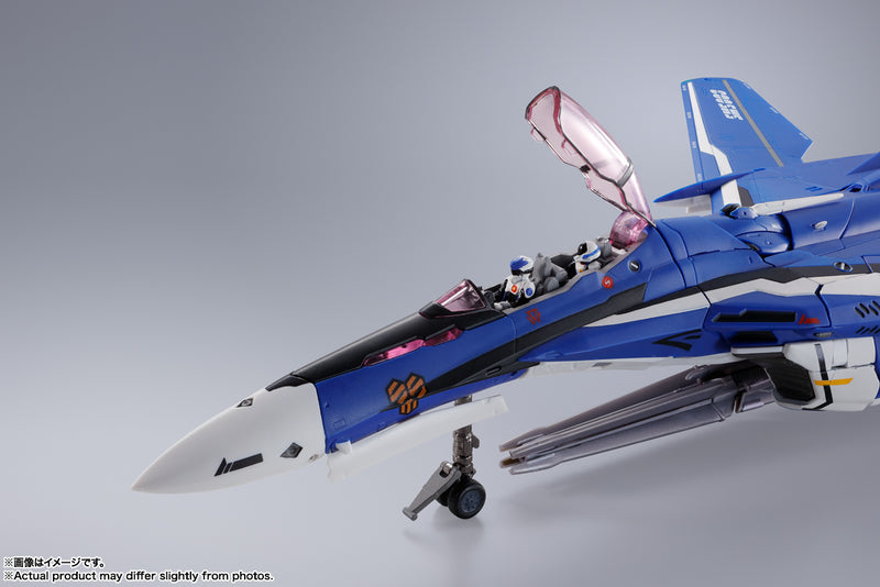 Load image into Gallery viewer, Bandai - Macross Frontier DX Chogokin: VF-25G Super Messiah Valkyrie (Michael Blanc Custom) Revival Ver.
