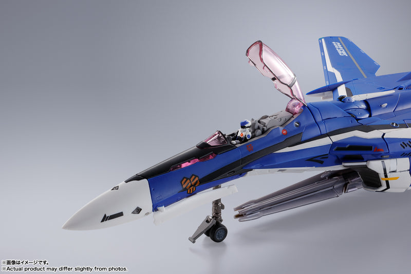Load image into Gallery viewer, Bandai - Macross Frontier DX Chogokin: VF-25G Super Messiah Valkyrie (Michael Blanc Custom) Revival Ver.
