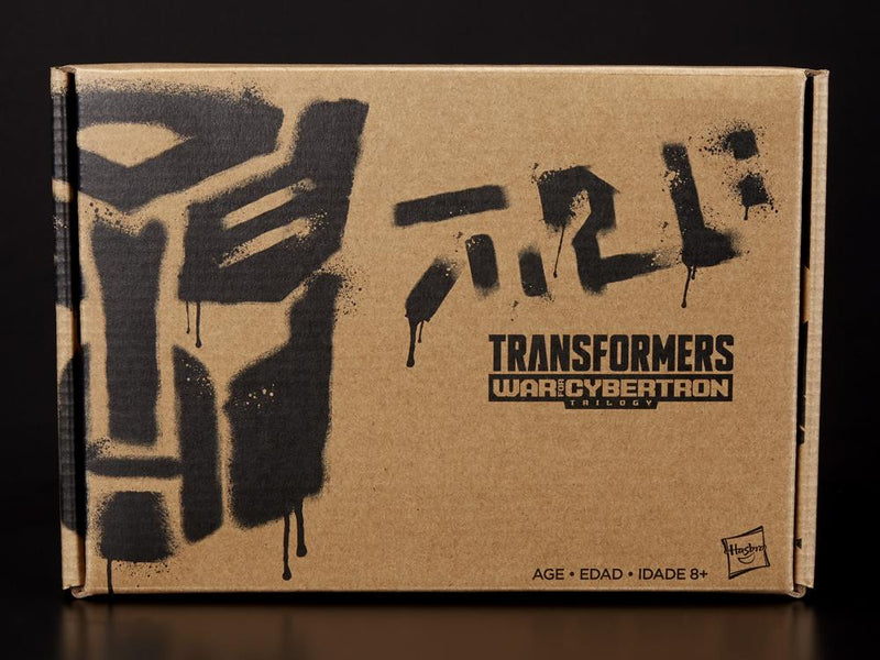 Load image into Gallery viewer, Transformers Generations Selects - Deluxe Lancer (Exclusive)
