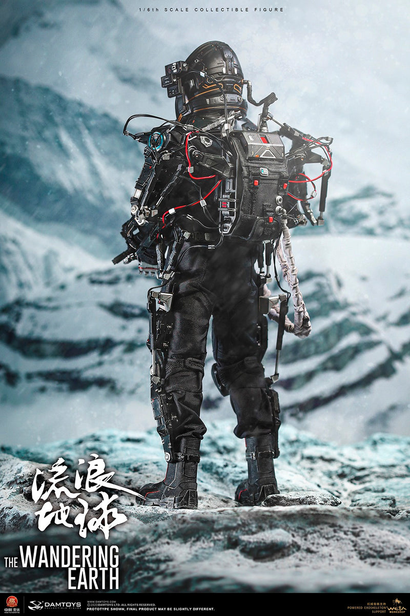 Load image into Gallery viewer, DAM Toys - The Wandering Earth CN171-11 Rescue Unit Captain Wang Lei
