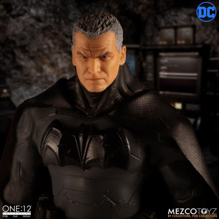 Load image into Gallery viewer, Mezco Toyz - One:12 DC Comics Batman (Supreme Knight)
