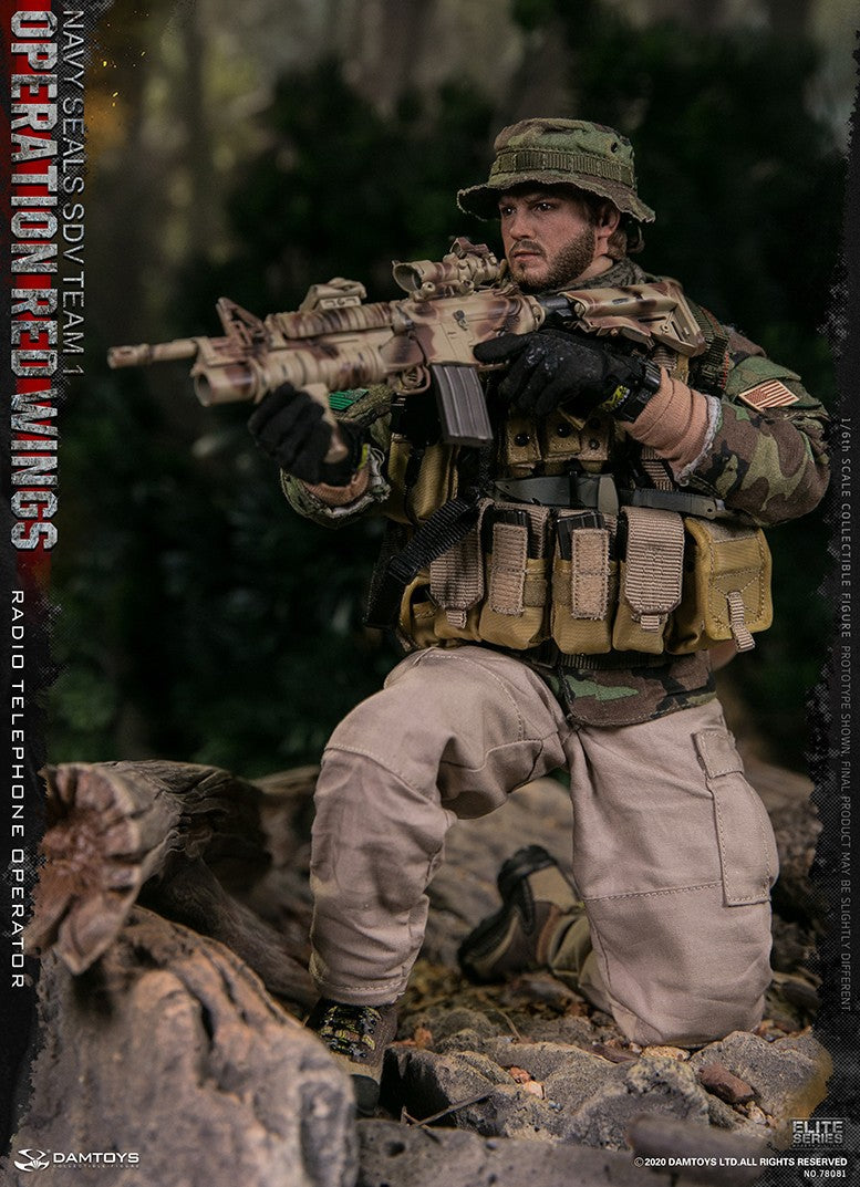 Load image into Gallery viewer, DAM Toys - Operation Red Wings NAVY SEALS SDV Team 1 Radio Telephone Operator
