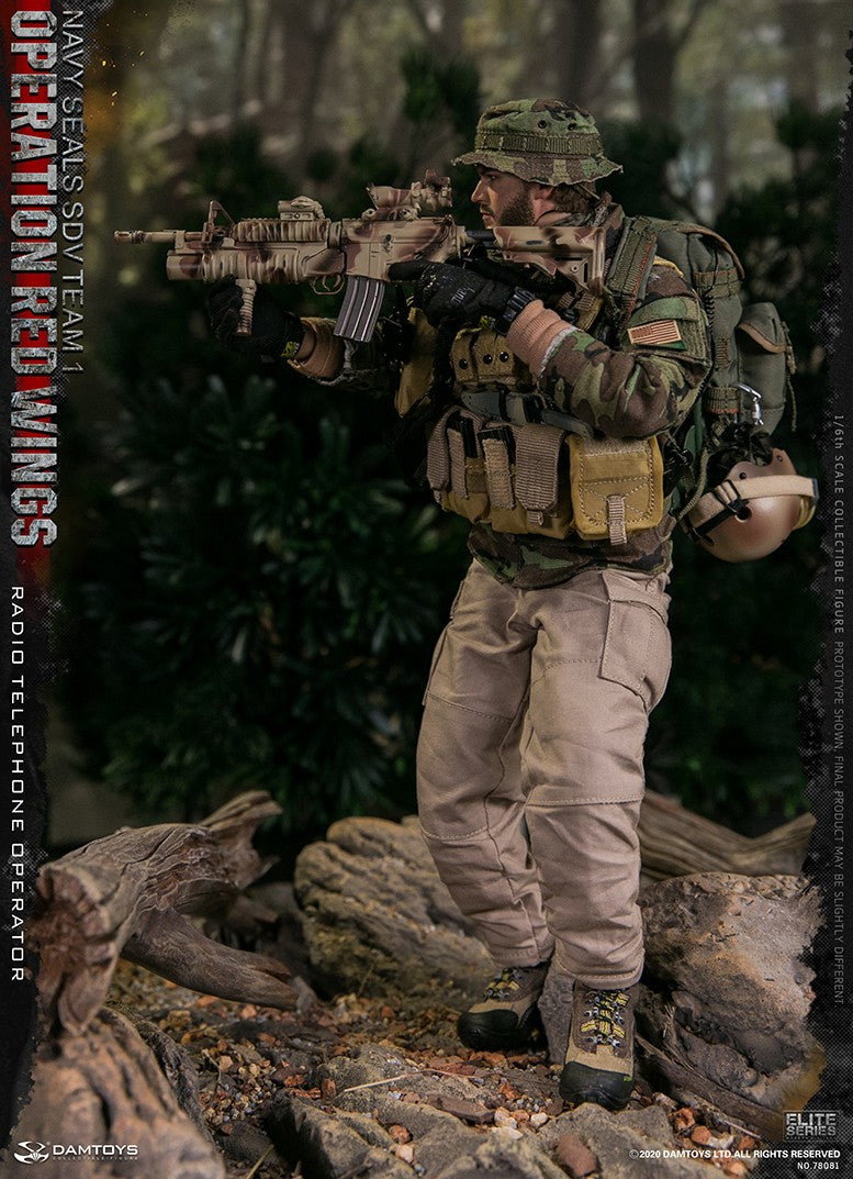 Load image into Gallery viewer, DAM Toys - Operation Red Wings NAVY SEALS SDV Team 1 Radio Telephone Operator

