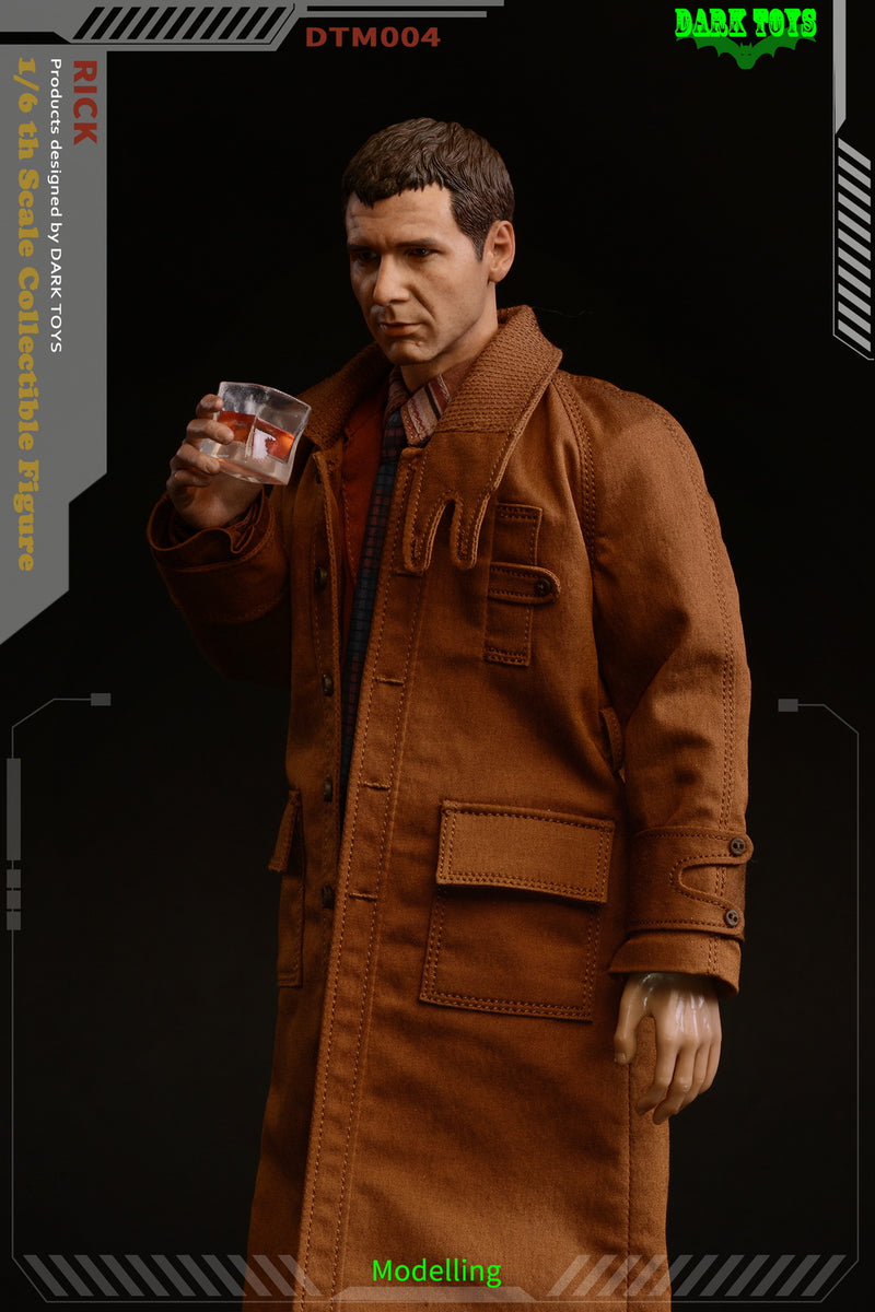 Load image into Gallery viewer, Dark Toys - Runner Rick DX
