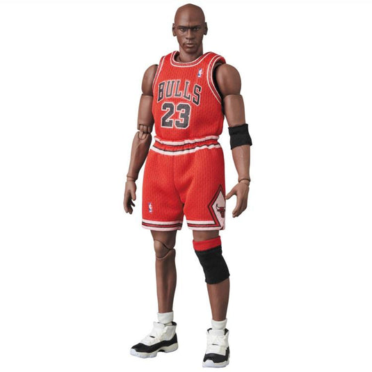 MAFEX NBA Michael Jordan No.100