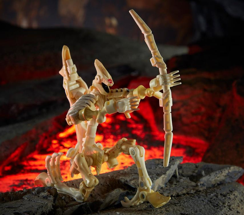 Load image into Gallery viewer, Transformers War for Cybertron: Kingdom - Deluxe Wingfinger
