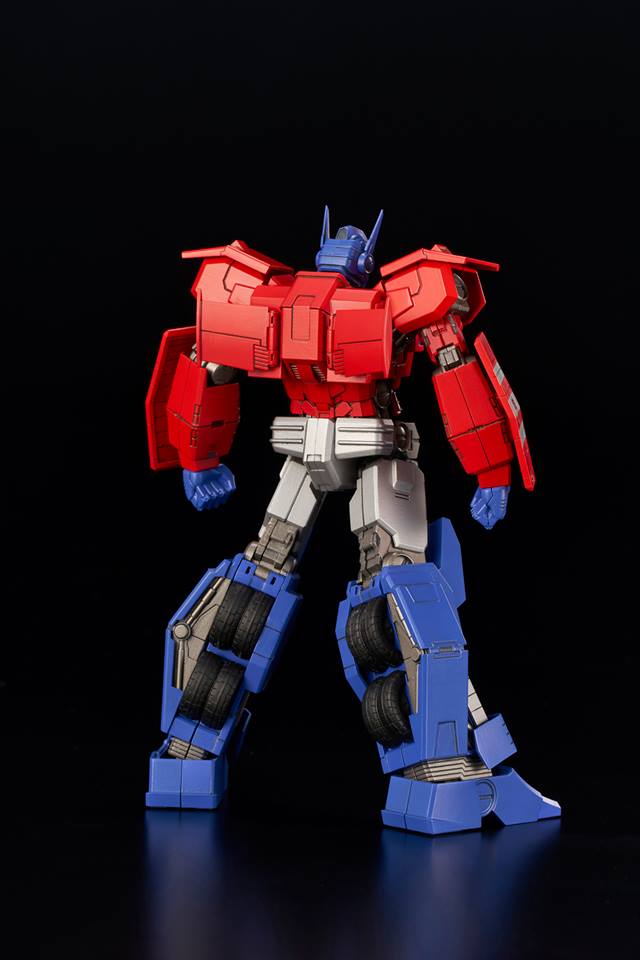 Load image into Gallery viewer, Flame Toys - Furai Model 03: Optimus Prime IDW Version
