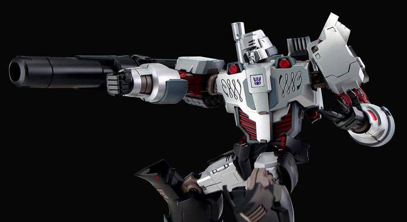 Load image into Gallery viewer, Flame Toys - Furai Model 14: Megatron IDW Decepticon Version Model Kit
