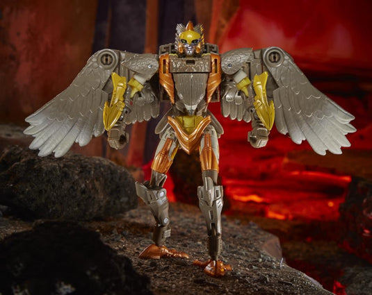 Transformers War for Cybertron: Kingdom - Deluxe Class Air Razor