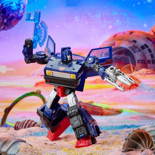 Transformers Generations - Legacy Series: Deluxe Autobot Skids
