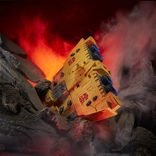 Transformers War for Cybertron: Kingdom - Titan Autobot Ark