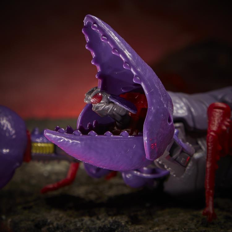 Load image into Gallery viewer, Transformers War for Cybertron: Kingdom - Deluxe Predacon Scorponok
