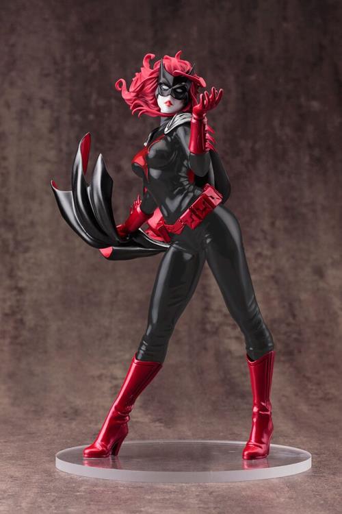 Load image into Gallery viewer, Kotobukiya - DC Comics Bishoujo Statue: Batwoman (2nd Edition)
