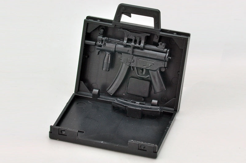 Load image into Gallery viewer, Little Armory LA045 MP5K Coffer - 1/12 Scale Plastic Model Kit
