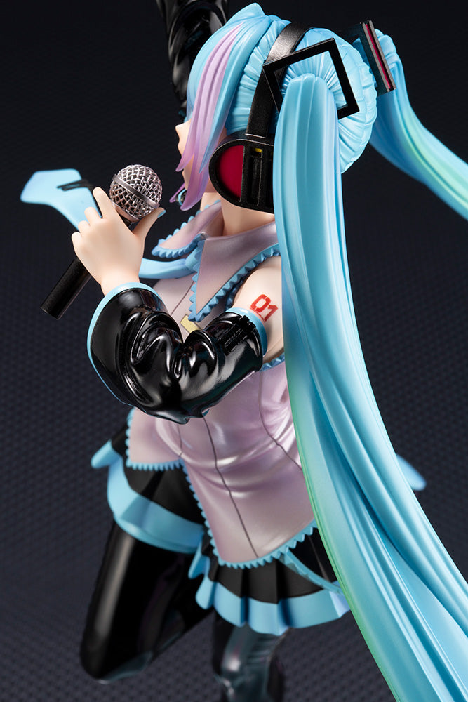 Load image into Gallery viewer, Kotobukiya - Vocaloid Bishoujo Statue: Hatsune Miku (Feat. My Little Pony)
